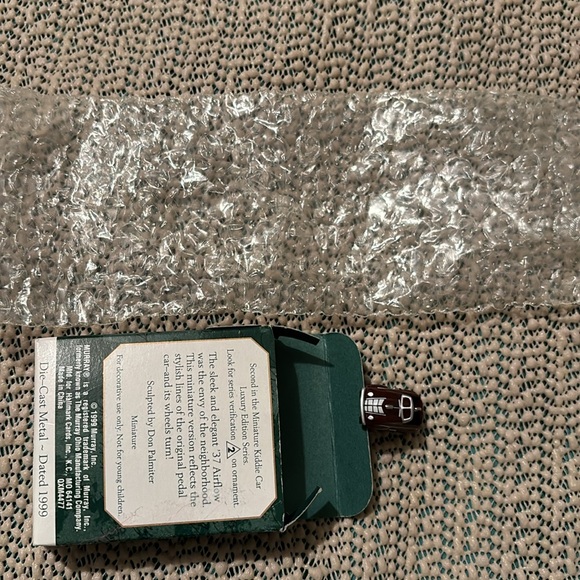 KEEPSAKE ORNAMENT MINIATURE KIDDIE CAR LUXURY EDITION - Picture 10 of 16